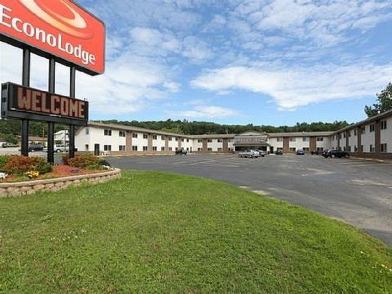 Hotel Baymont By Wyndham Iron Mountain Exteriér fotografie