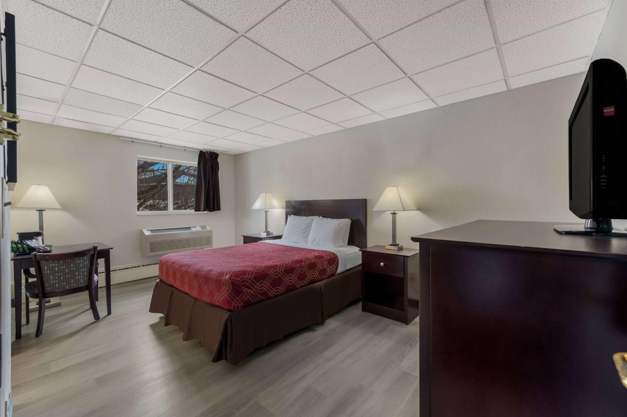Hotel Baymont By Wyndham Iron Mountain Exteriér fotografie