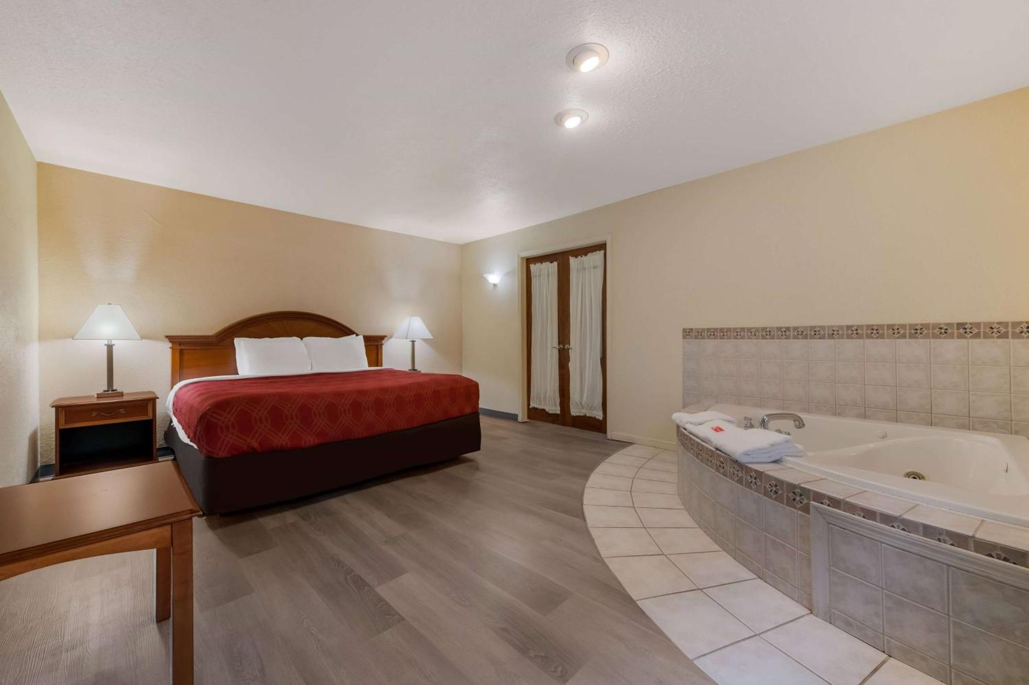 Hotel Baymont By Wyndham Iron Mountain Exteriér fotografie