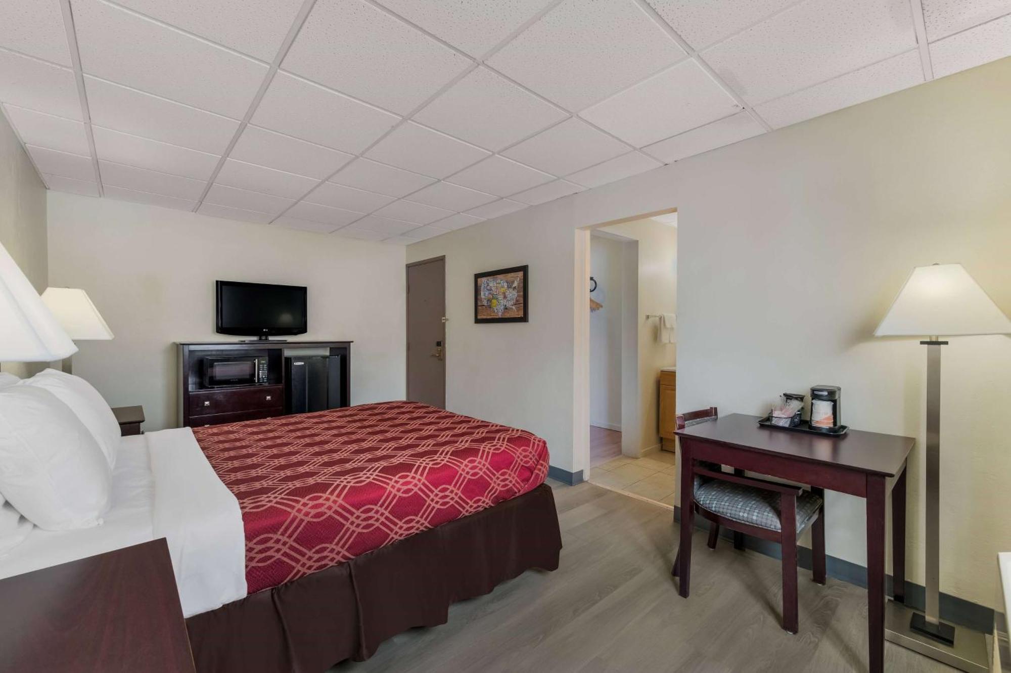 Hotel Baymont By Wyndham Iron Mountain Exteriér fotografie